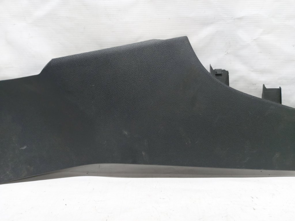 Passat s Обшивка центральної консолі ліва Volkswagen Passat S 2012-2020 561863045A82V Volkswagen Passat S 12