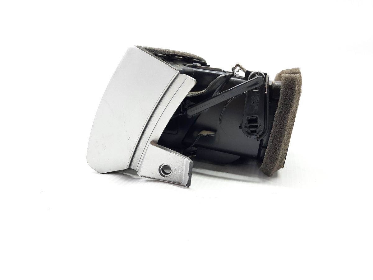 Sentra Решітка повітроводу торпеди права Nissan Sentra 2016-2019 687603YU0A Nissan Sentra 4