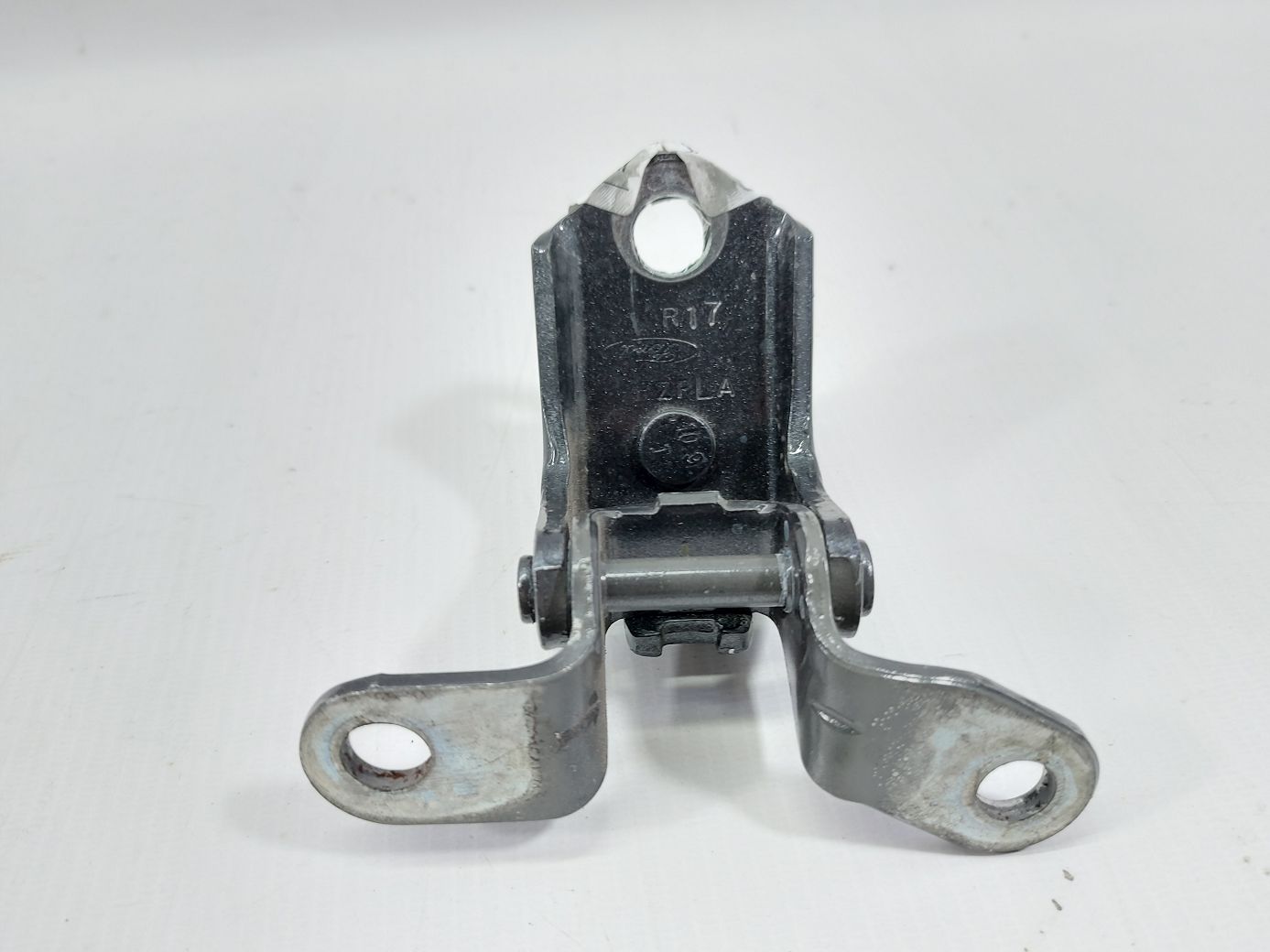 Fiesta Петля двері задньої лівої верхня Ford Fiesta 2011-2019 8A6Z5826801B Ford Fiesta 3