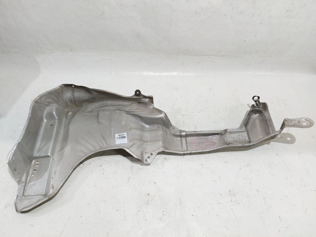 Passat s Термоэкран средней части глушителя Volkswagen Passat S 2012-2018 561825721 Volkswagen Passat S 9
