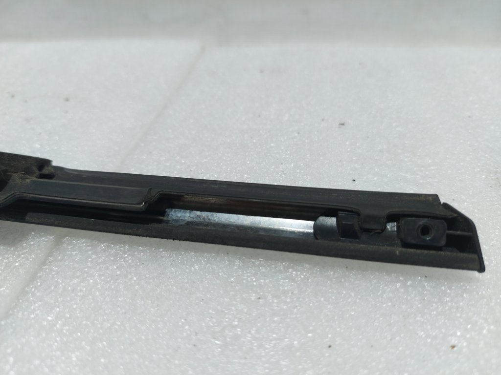 Fusion Уплотнитель стекла (молдинг)двери задней правой наружный нижний Ford Fusion 2013-2020 DS7Z5425860A Ford Fusion 13