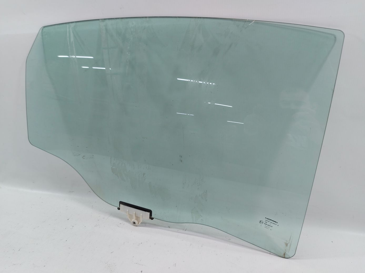 Dart. Стекло двери задней правой Dodge Dart 2013-2016 68082404AB Dodge Dart Dart. Стекло двери задней правой Dodge Dart 2013-2016 68082404AB Dodge Dart