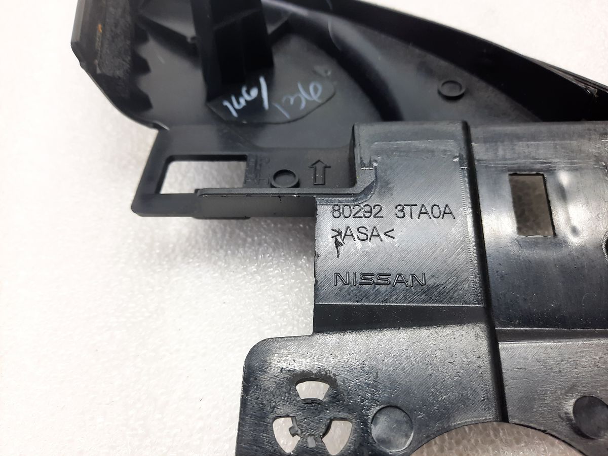 Altima Кутник дверей передньої правої внутрішній Nissan Altima 2013-2018 802923TA0A Nissan Altima 10