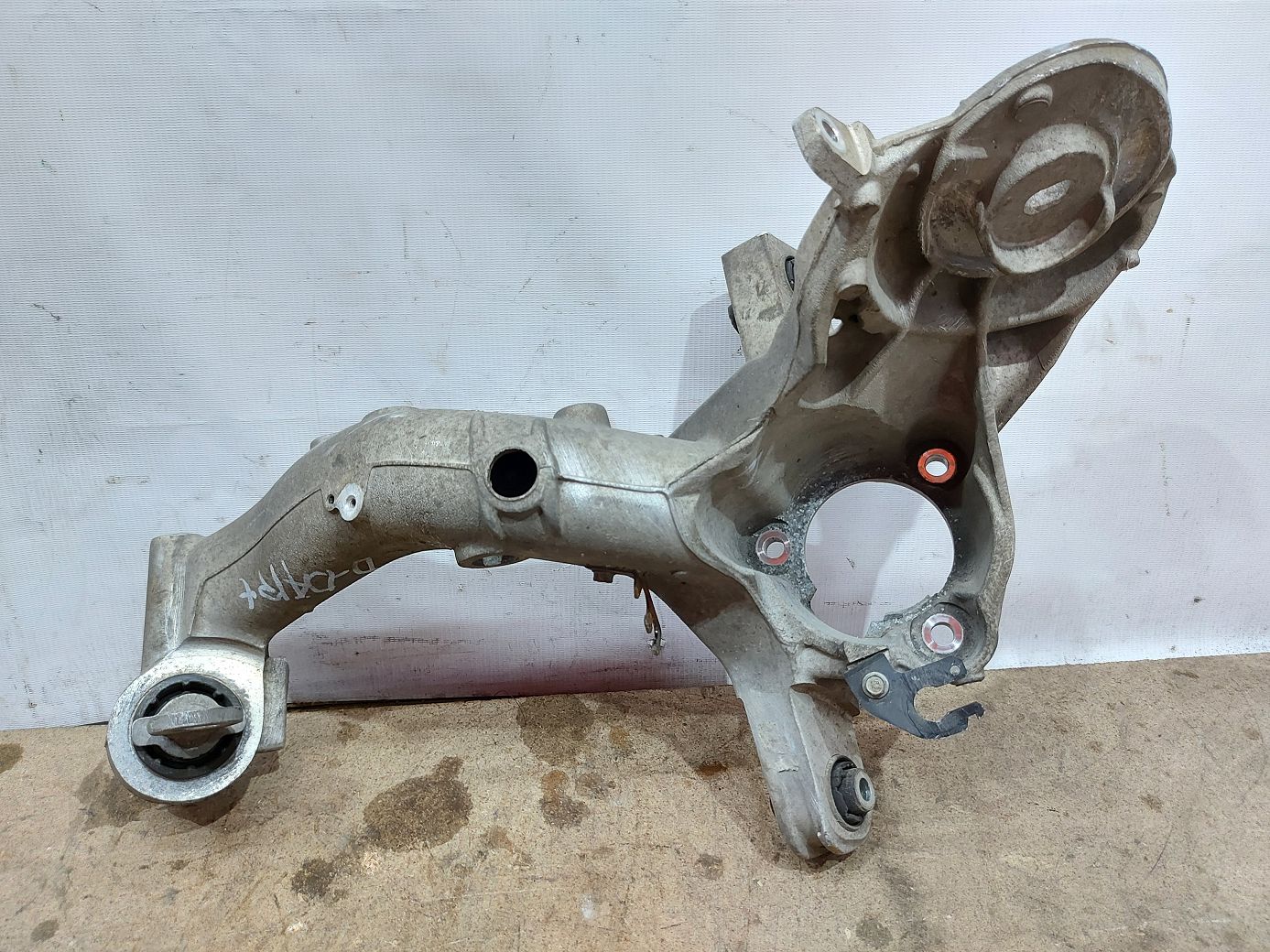 Dart Поворотний кулак задній лівий Dodge Dart 2013-2019 68204867AC Dodge Dart 20