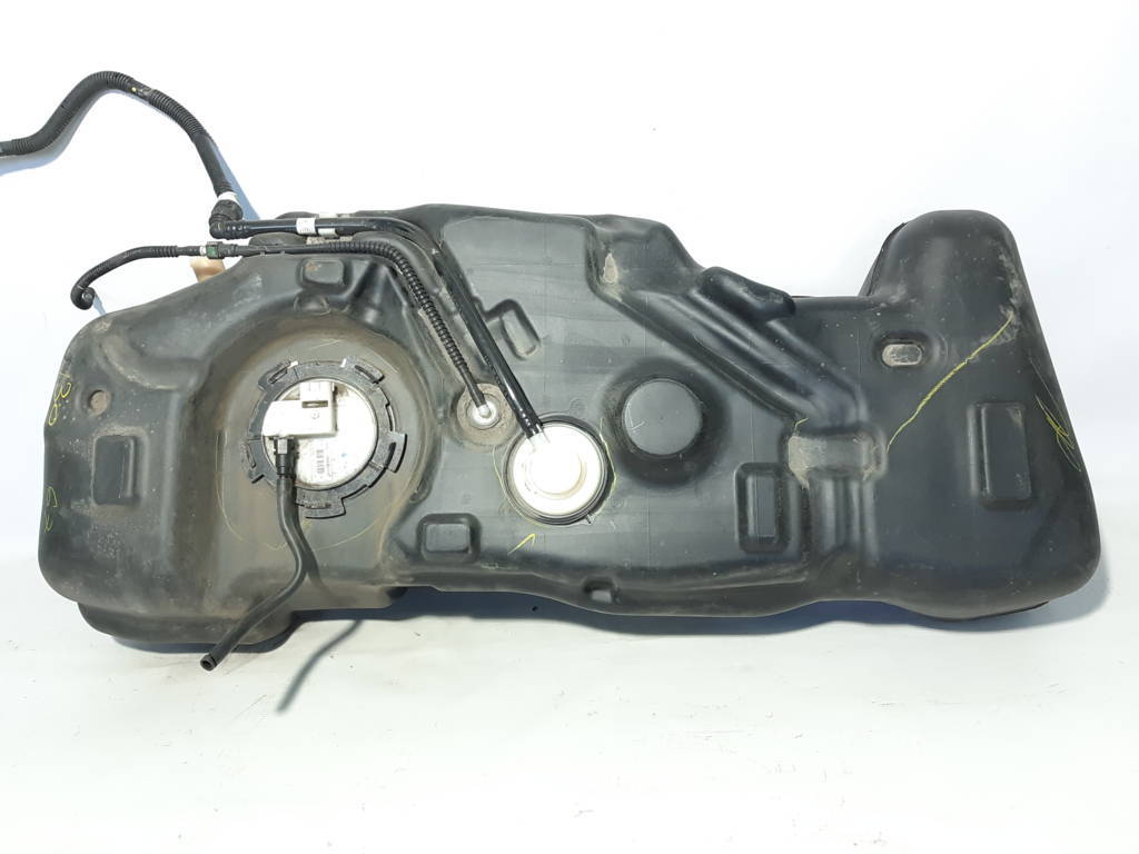 Sentra. Бензобак Nissan Sentra 2007-2019 172024AF1A Nissan Sentra