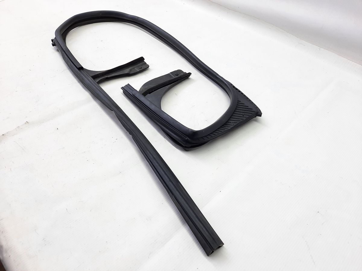 Cube Направляющая резинка стекла двери передней правой Nissan Cube 2009 803301FA2A Nissan Cube 2