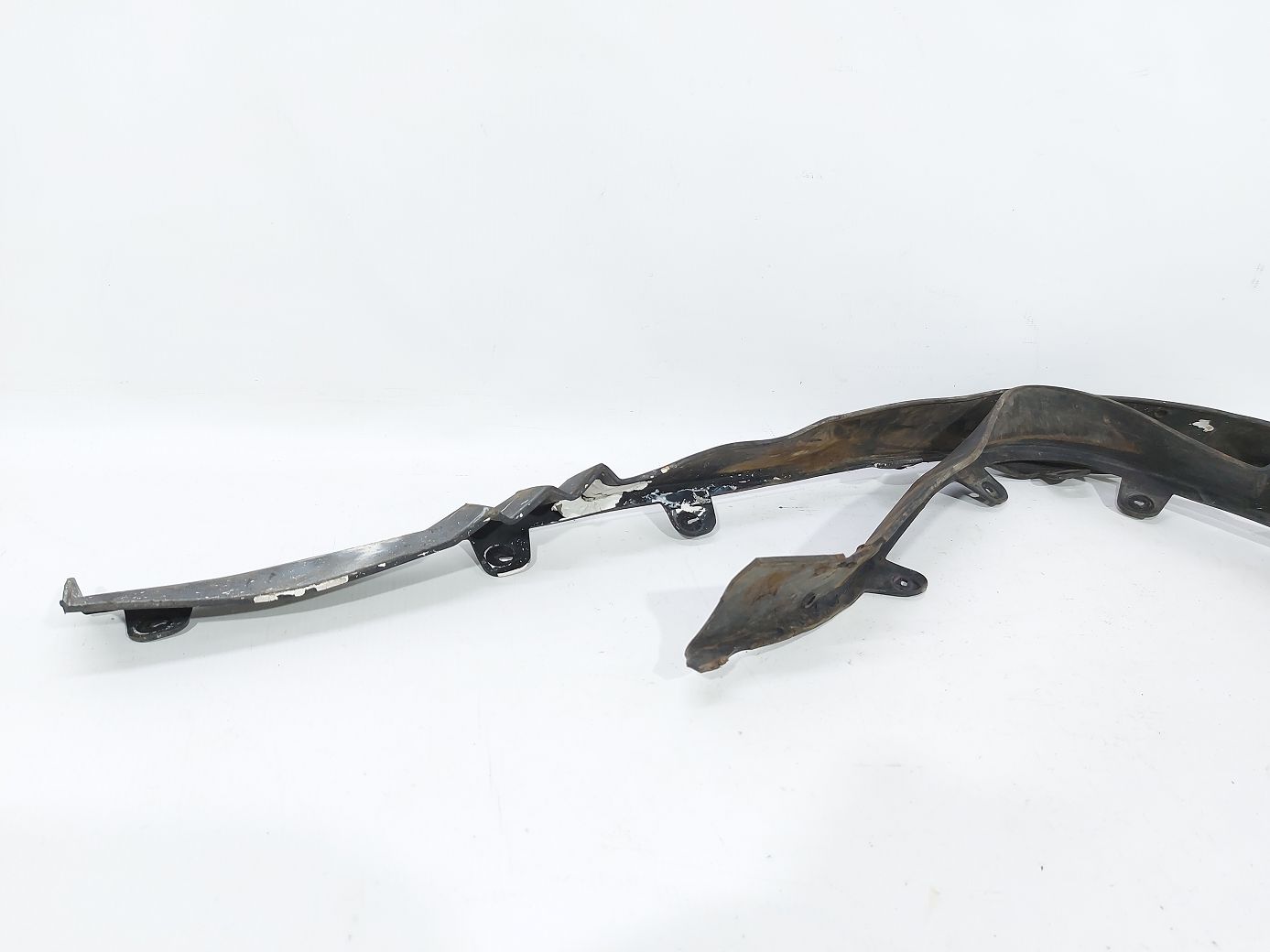 Malibu Губа подовжувач переднього бампера (порвана) Chevrolet Malibu 2016-2021 23397792 Chevrolet Malibu 2