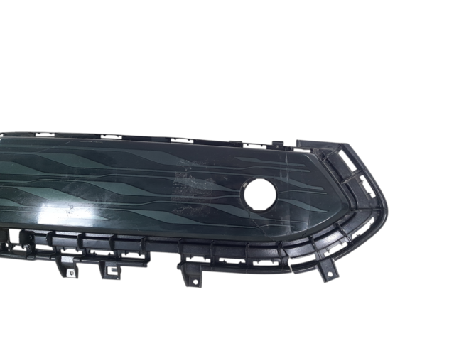 Bolt Решітка радіатора (центральна) дефект Chevrolet Bolt EV 2017-2019 42365111 Chevrolet Bolt EV 2
