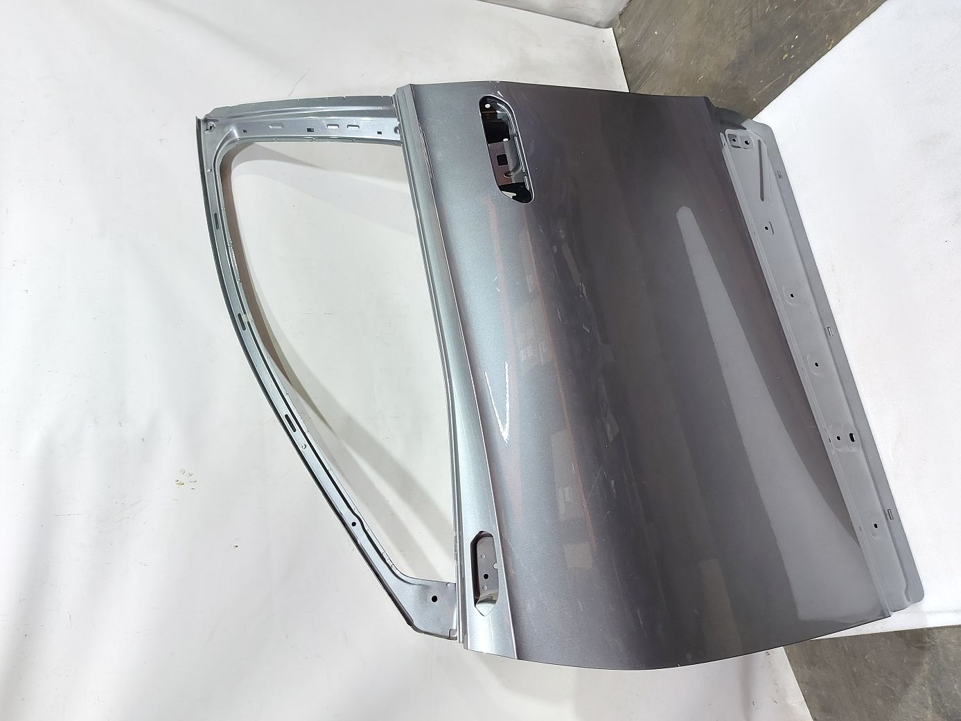 Двери. Дверь передняя левая (темно-серая) Volkswagen ID.6 `2021 Volkswagen ID.6 Двери. Дверь передняя левая (темно-серая) Volkswagen ID.6 `2021 Volkswagen ID.6