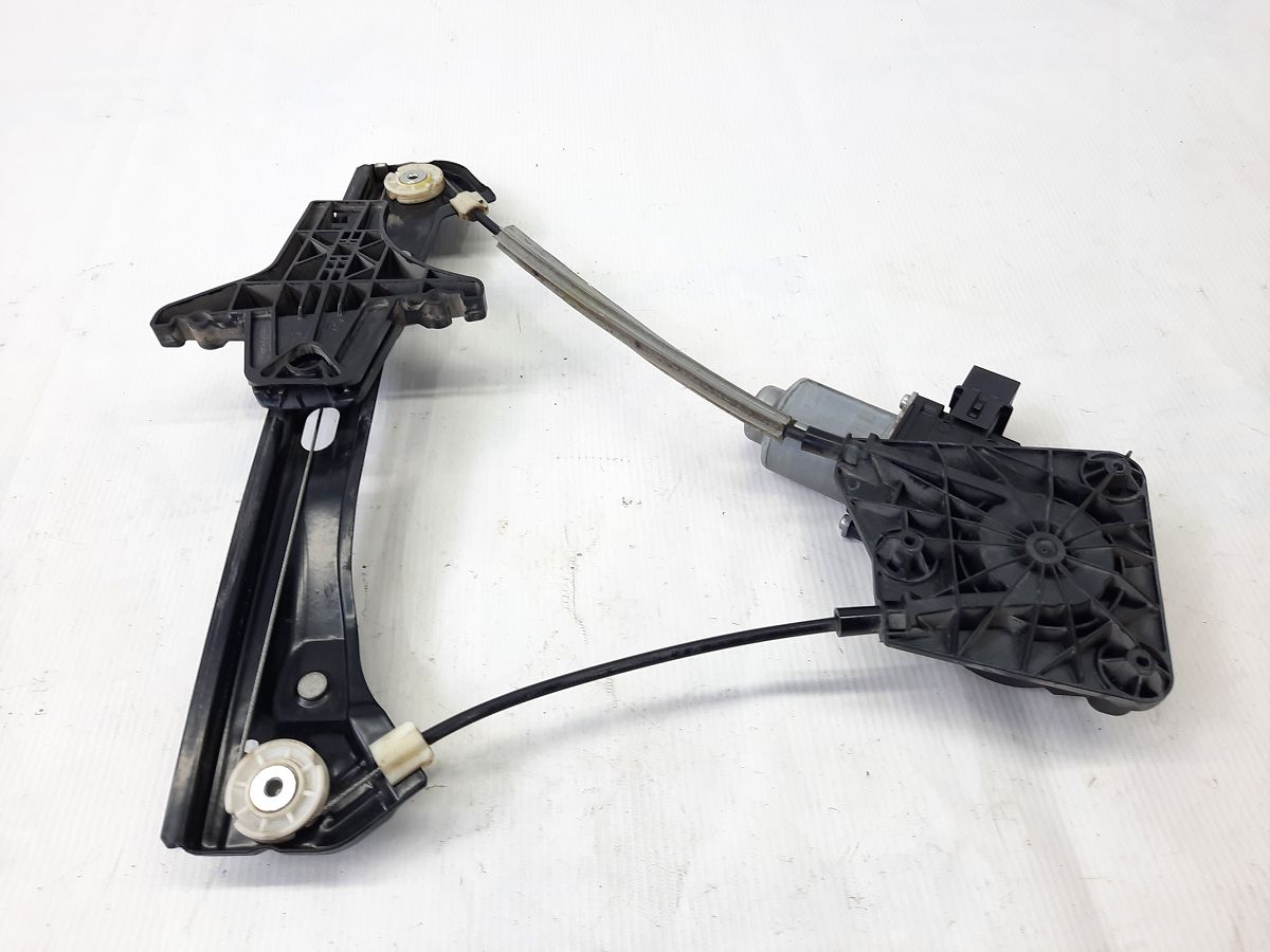 Passat s. Склопідйомник дверей задньої лівої Volkswagen Passat S 2012-2020 561839461F Volkswagen Passat S Passat s. Склопідйомник дверей задньої лівої Volkswagen Passat S 2012-2020 561839461F Volkswagen Passat S