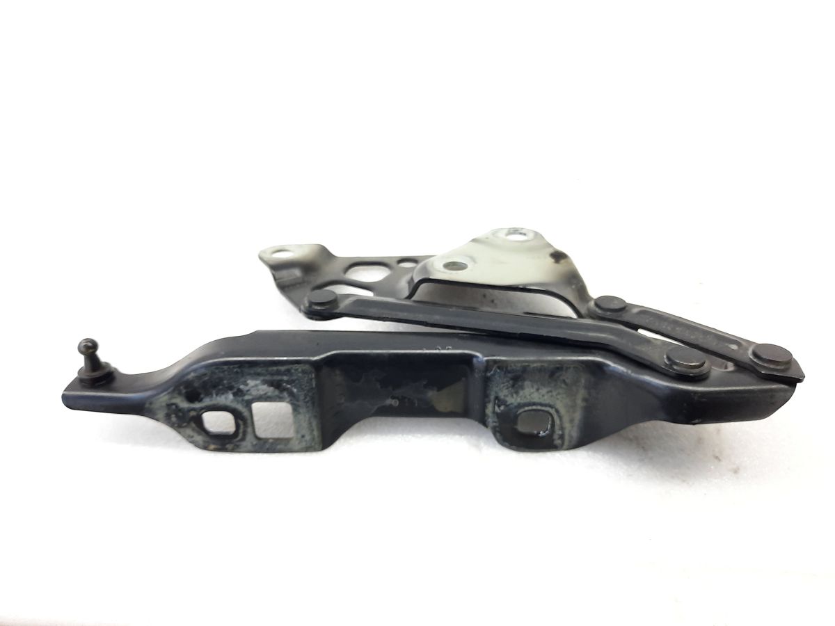 Ats Петля капота права Cadillac ATS 2013-2019 22868253 Cadillac ATS 4