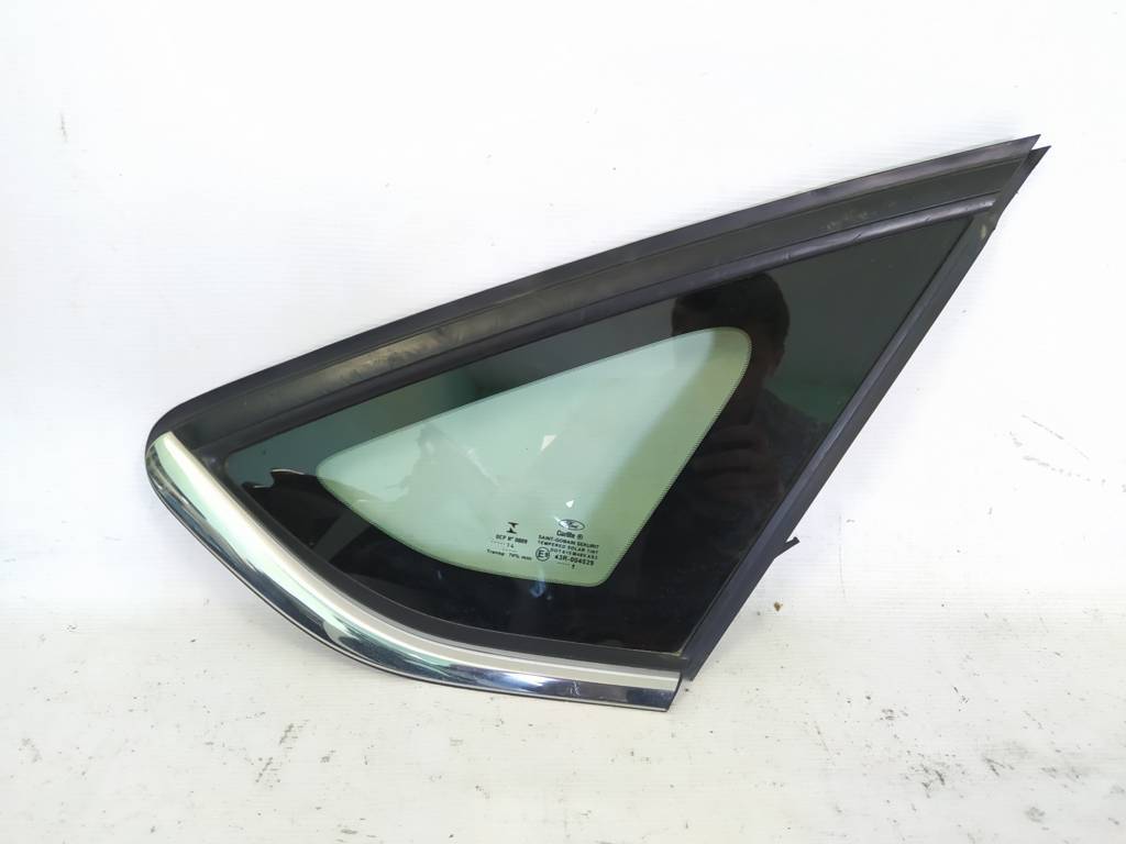 Fusion. Форточка задняя правая Ford Fusion 2016-2020 DS7Z-5429710-A Ford Fusion