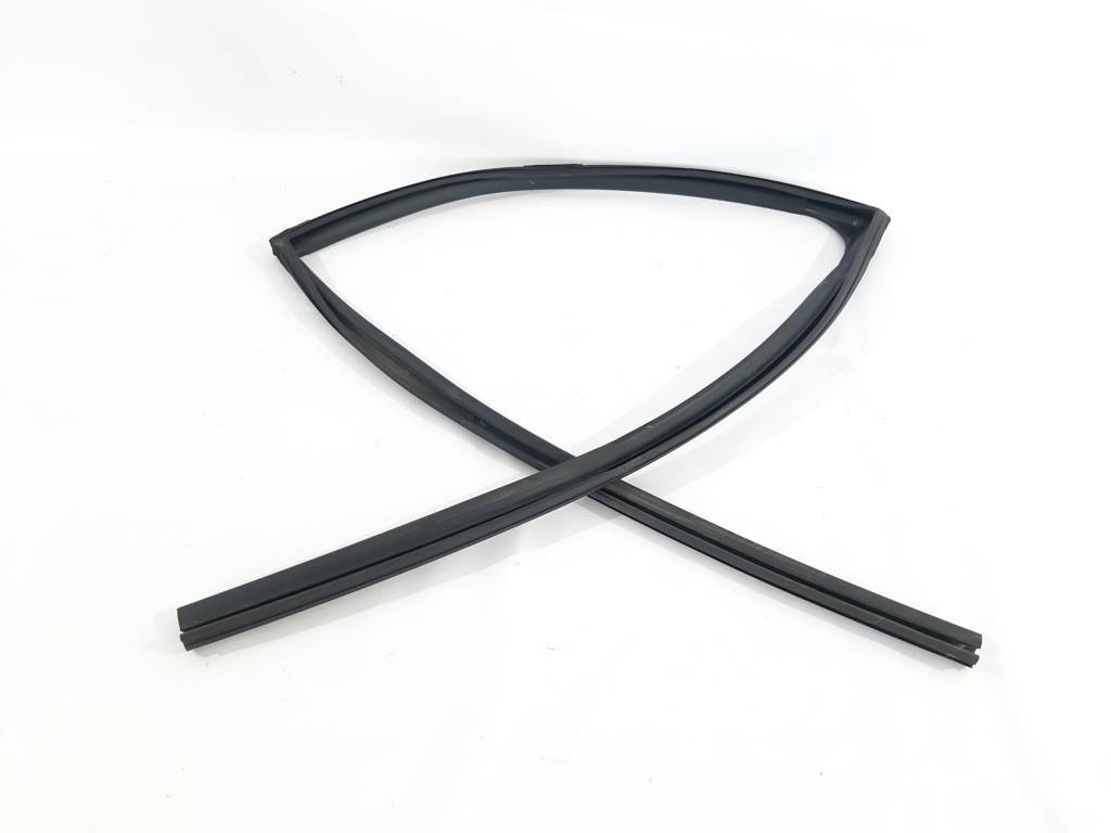 Rdx. Ущільнювальна гумка скла двері задньої правої Acura RDX 2013-2018 72735TX4A01 Acura RDX