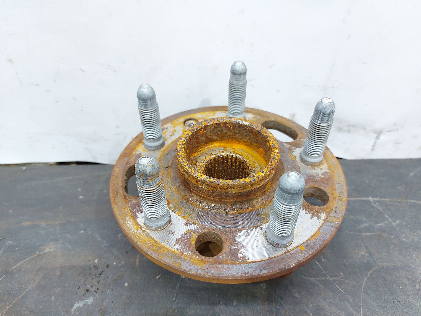 Equinox Ступиця передня ліва/права Chevrolet Equinox 2010-2017 13507374 Chevrolet Equinox 7