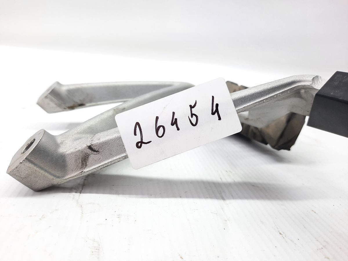 R 1200 Упор для ног пассажира правый BMW R 1200 2014 46718556264 BMW R 1200 9 R 1200 Упор для ног пассажира правый BMW R 1200 2014 46718556264 BMW R 1200 9