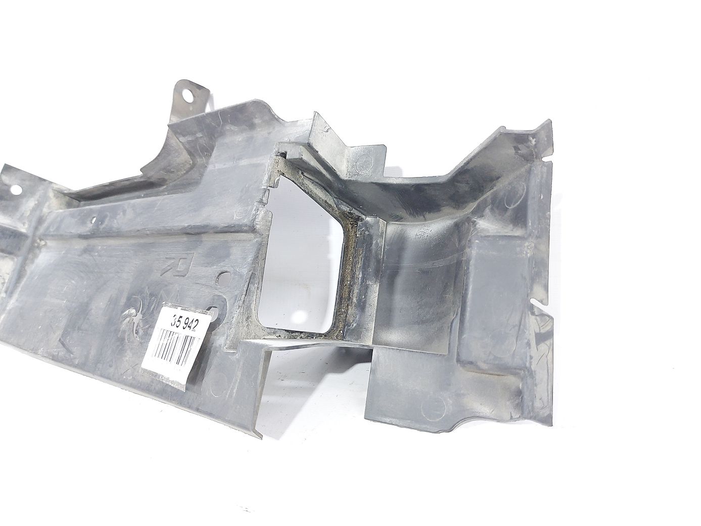Dart Пыльник радиатора правый Dodge Dart 2014-2016 68381759AA Dodge Dart 6