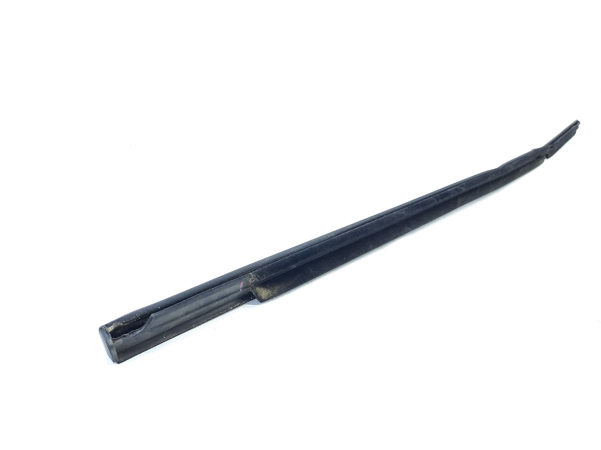 Cruze Ущільнювач скла молдинг(хром) двері задньої лівої зовнішній Chevrolet Cruze 2012-2016 95242711 Chevrolet Cruze 4