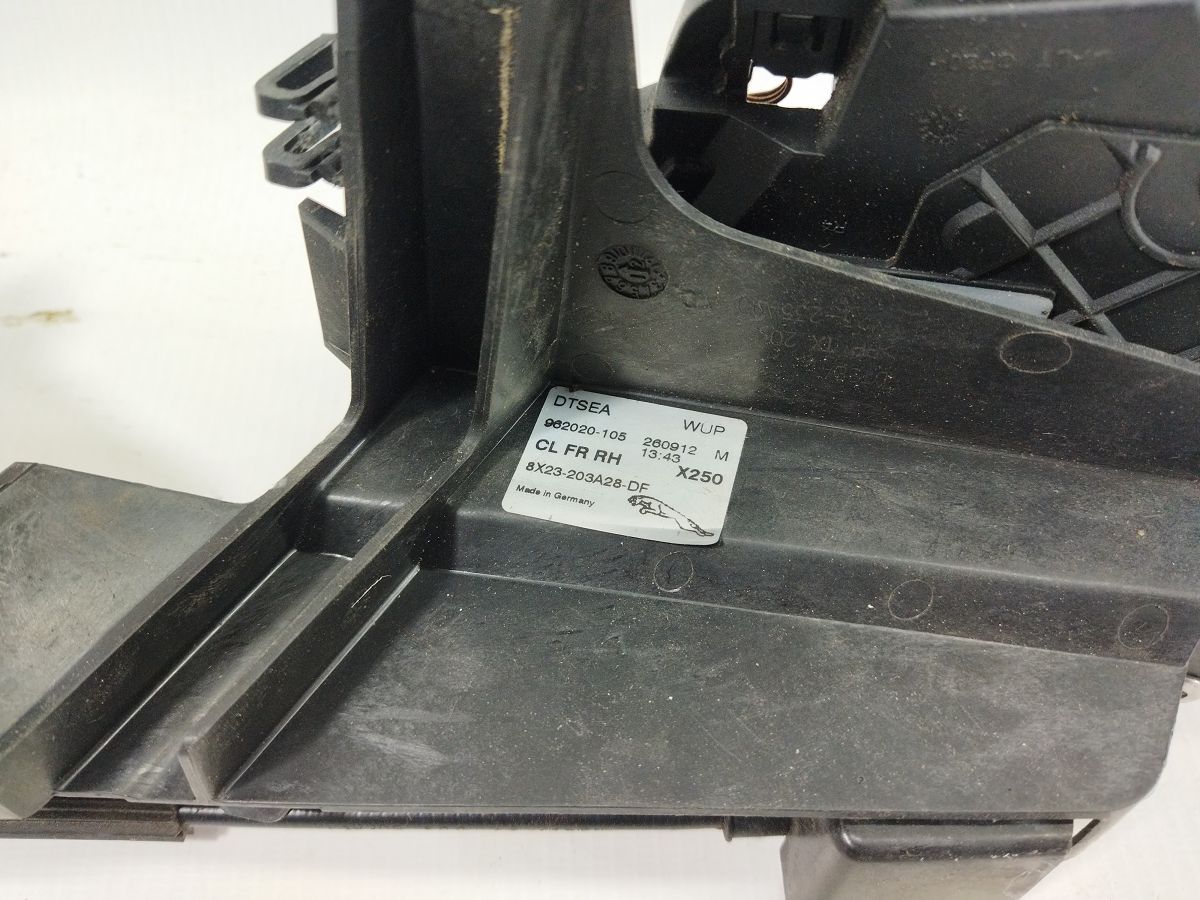 Xf Замок дверей передньої правої Jaguar XF 2009-2015 C2D47284 Jaguar XF 7