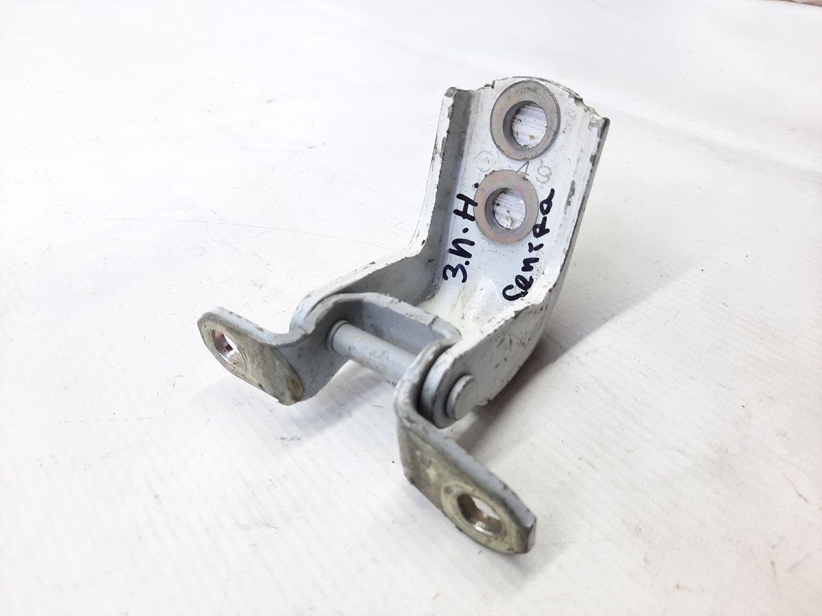 Sentra Петля двері задньої правої нижня Nissan Sentra 2013-2018 80400JN00A Nissan Sentra 8