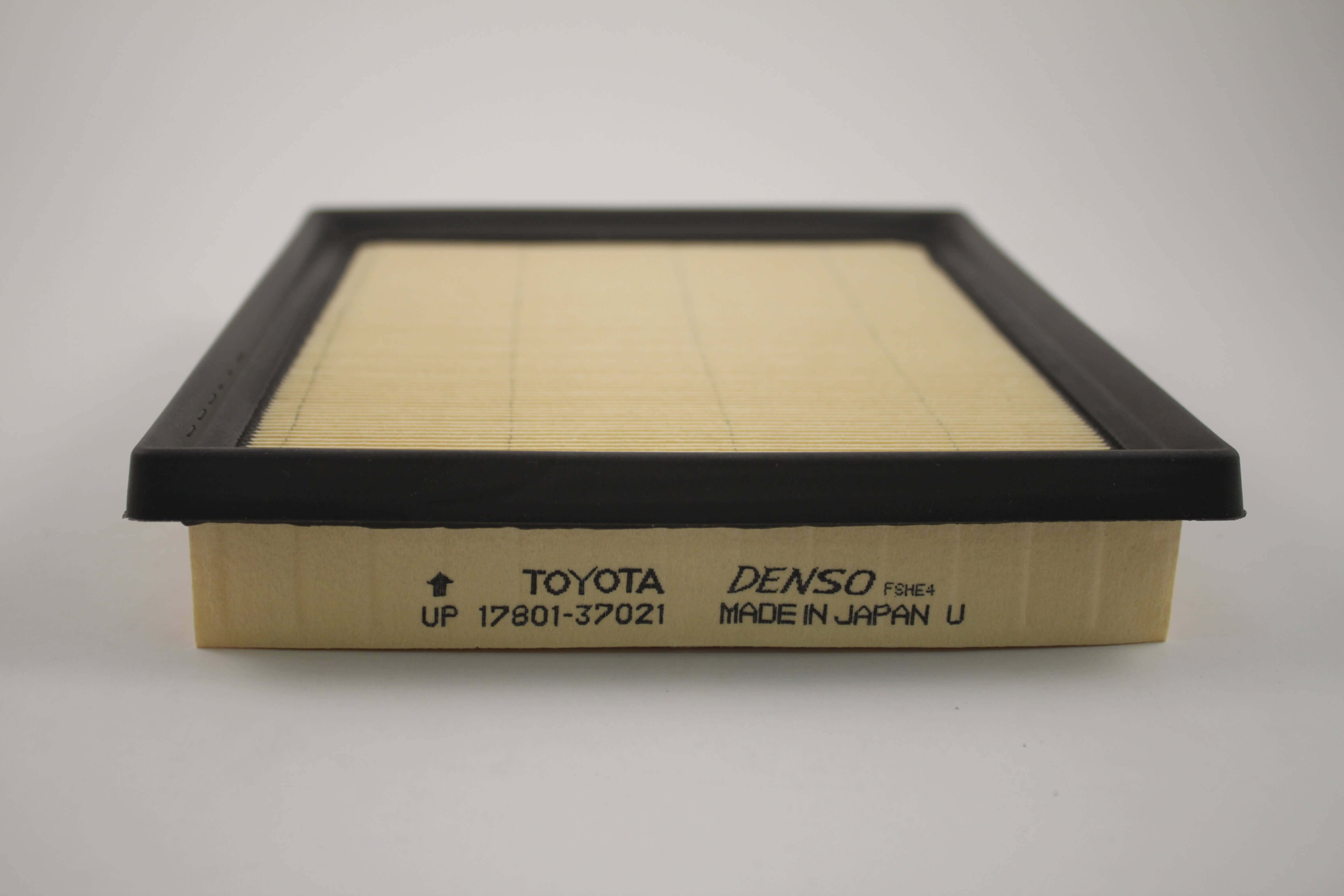 Воздушные фильтры. Повітряний фільтр TOYOTA 1780137021