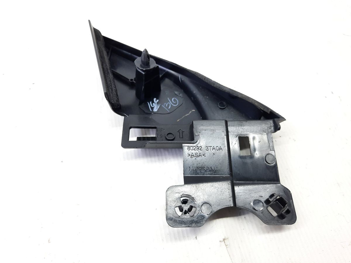 Altima Кутник дверей передньої правої внутрішній Nissan Altima 2013-2018 802923TA0A Nissan Altima 2