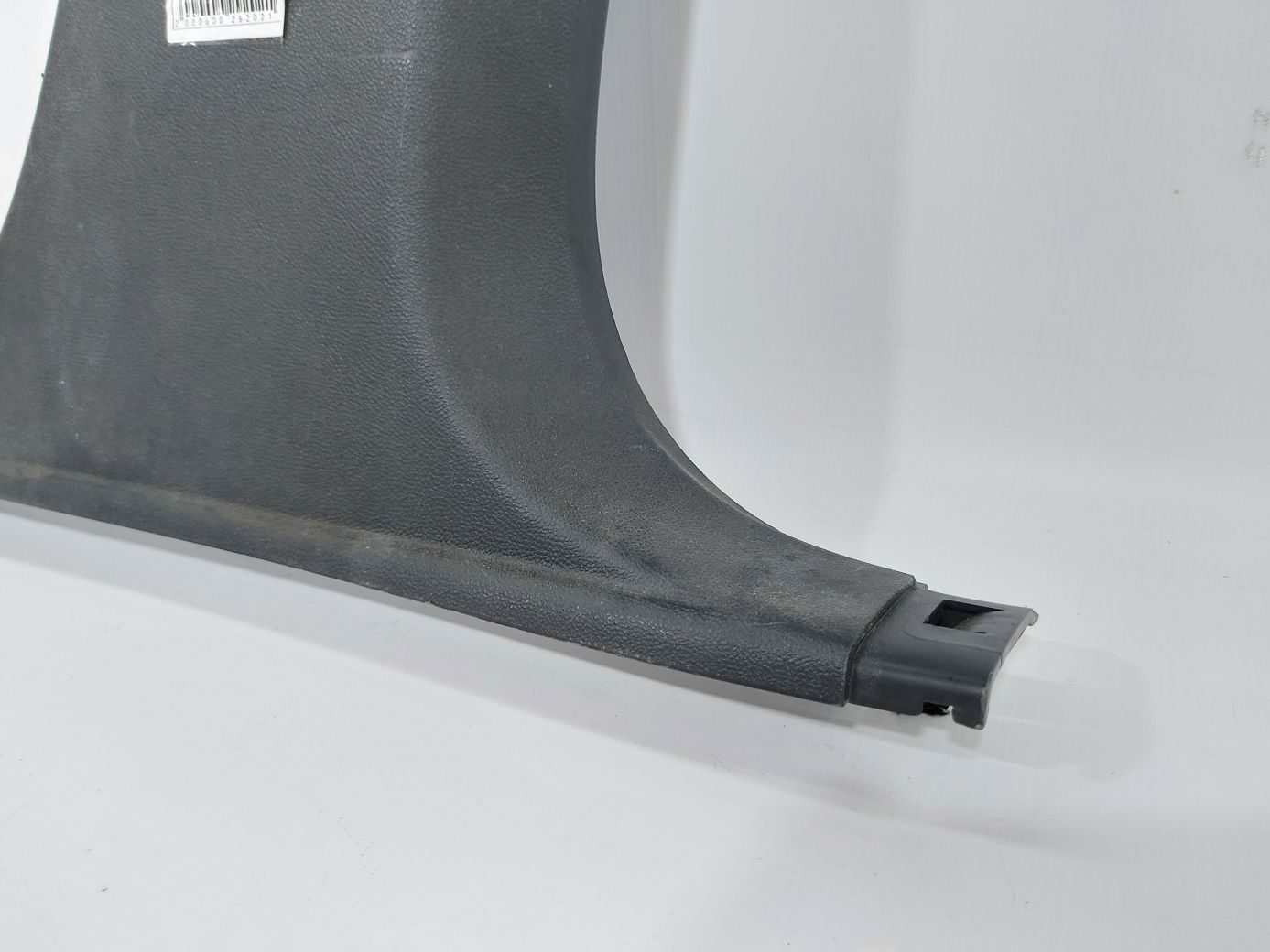 Volt Обшивка стійки центральної нижня права Chevrolet Volt 2011-2015 22781032 Chevrolet Volt 2