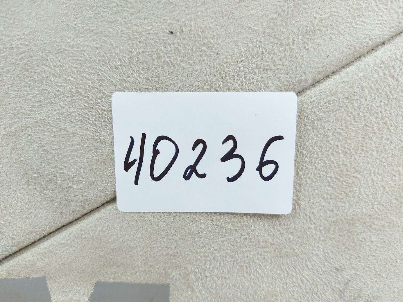 Xf Обшивка задней стойки левая Jaguar XF 2010-2015 C2Z10334AMN Jaguar XF 3