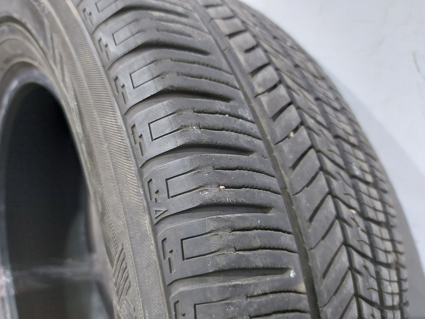  Гума Yokohama GTX 235/60R17 4