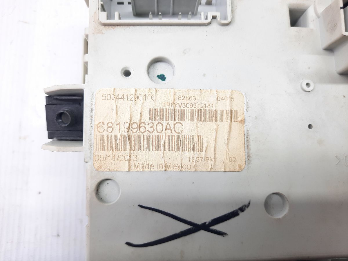 Dart Блок предохранителей салона Dodge Dart 2014-2016 68199630AE Dodge Dart 11 Dart Блок предохранителей салона Dodge Dart 2014-2016 68199630AE Dodge Dart 11