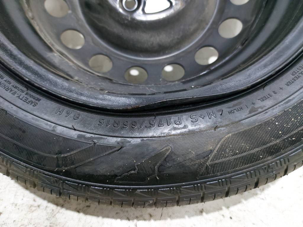 Prius c Диск колёсный с резиной R15 Toyota Prius C 2012-2019 4261152770 Toyota Prius C 22