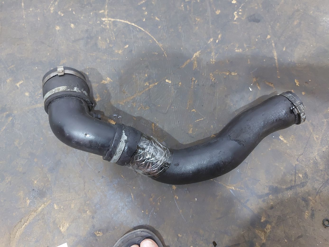 Xf Патрубок інтеркулера вихідний (довгий) Jaguar XF 2013-2015 CW936F073B Jaguar XF 3