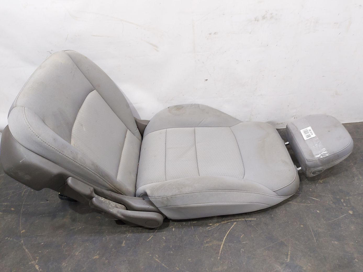 Malibu Сидіння водійське (ганчірка, попелясто-сірий) Chevrolet Malibu 2018 84232642 Chevrolet Malibu 5