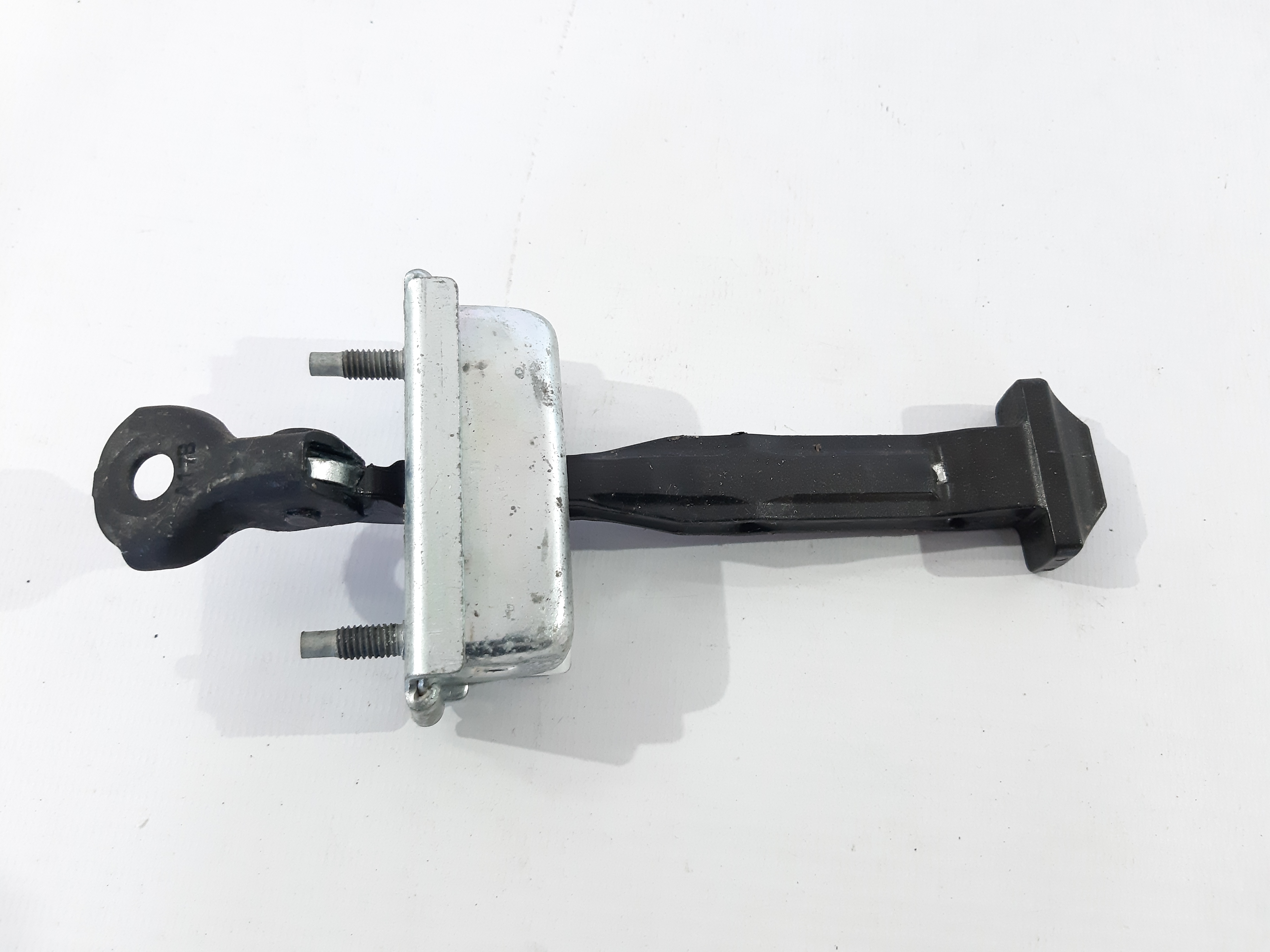 Fiesta. Ограничитель двери передней левой Ford Fiesta 2011-2019 AE8Z5423504 Ford Fiesta