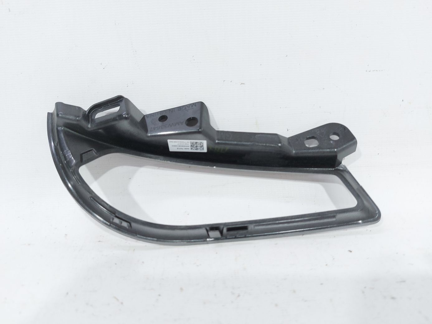 Malibu Накладка повітропроводу торпеди центрального правого Chevrolet Malibu 2016-2021 84709299 Chevrolet Malibu 3