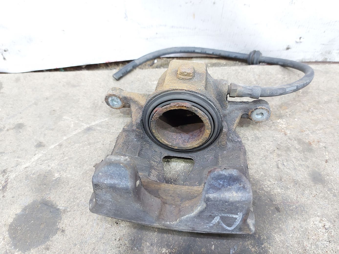 Cooper countryman Тормозной цилиндр суппорта переднего правого Mini Cooper Countryman 2011-2016 34119804730 Mini Cooper Countryman 3