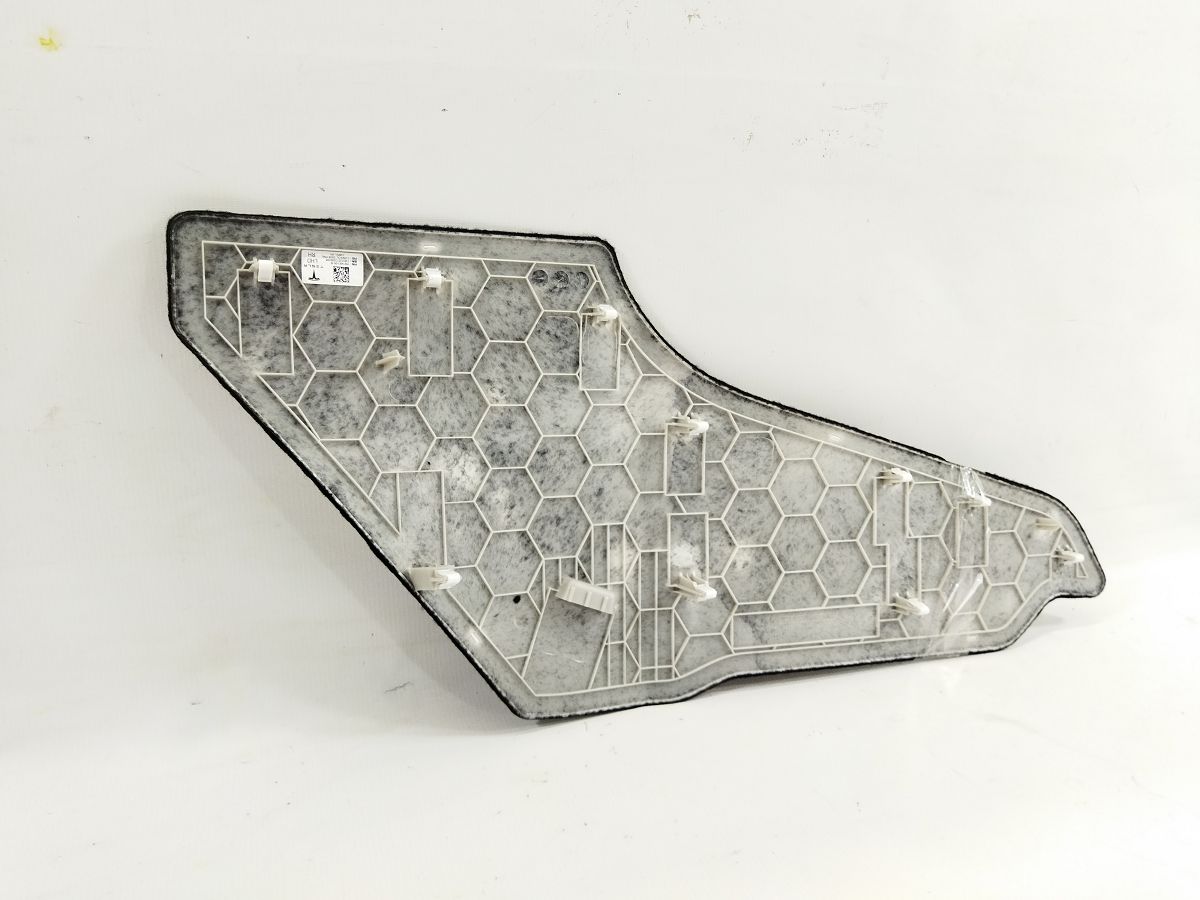 Model 3 Накладка центральної консолі права Tesla Model 3 2020-2024 156149300B Tesla Model 3 4