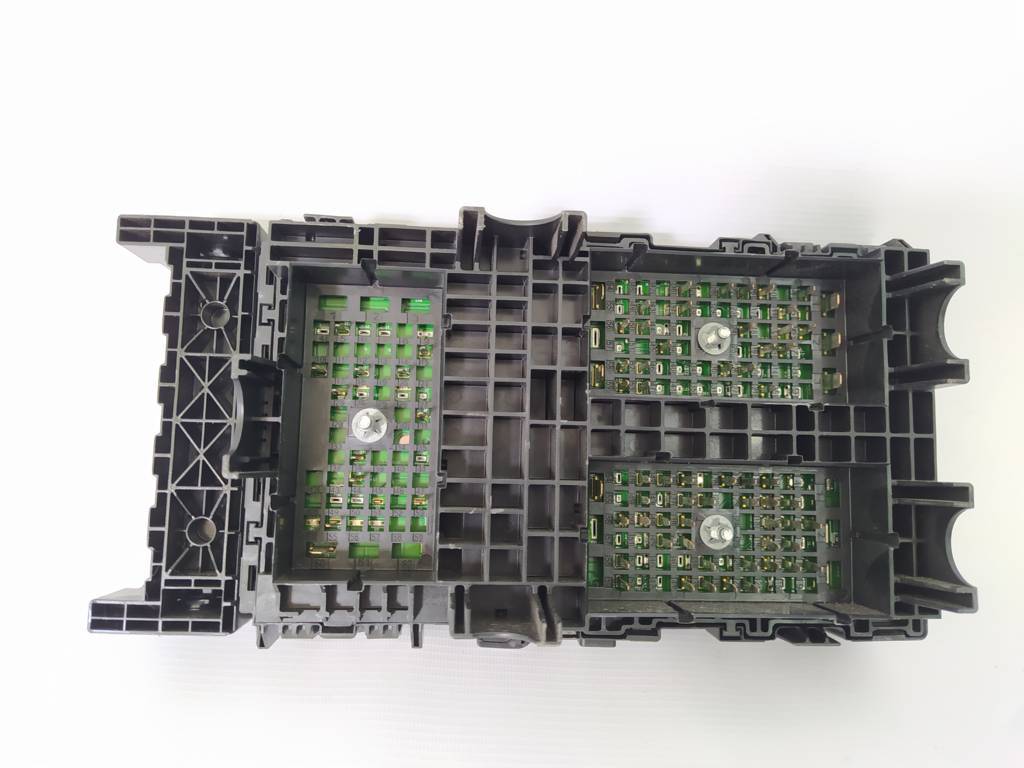 200 limited Блок предохранителей Chrysler 200 Limited 2015 68209781AE Chrysler 200 Limited 11