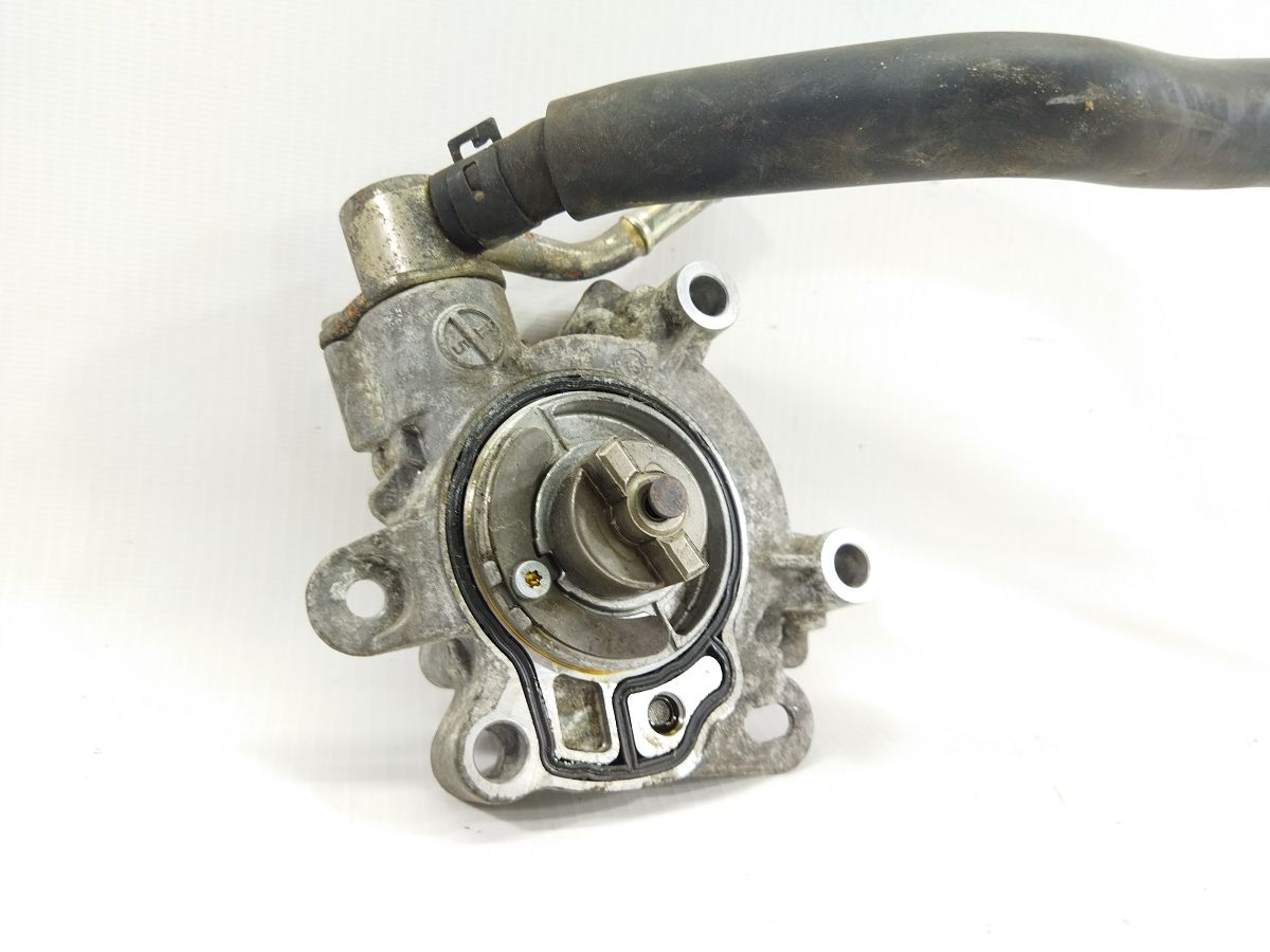 3 Вакуумний насос Mazda 3 2014-2018 P54G18G00 Mazda 3 2