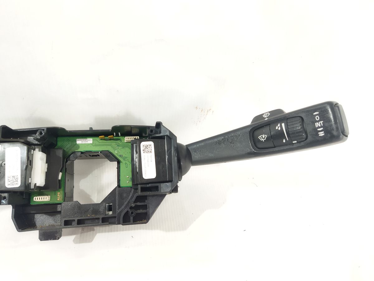 S60 Підрульовий перемикач (гітара) Volvo S60 2011-2018 31456045 Volvo S60 3 S60 Підрульовий перемикач (гітара) Volvo S60 2011-2018 31456045 Volvo S60 3