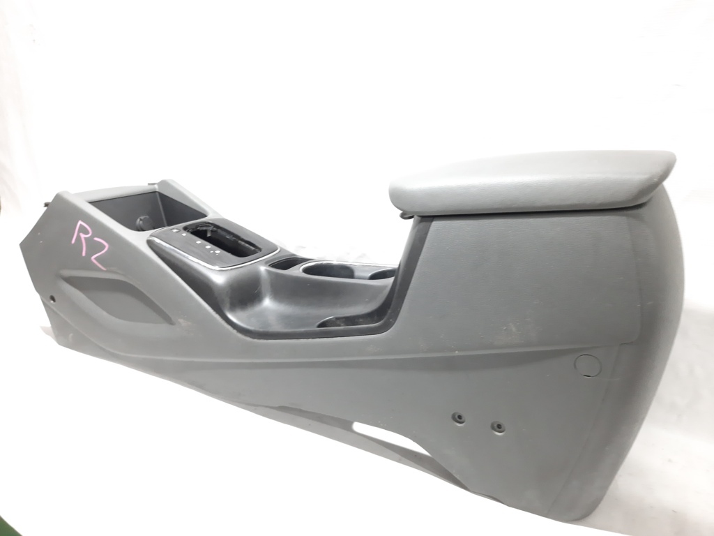 Forte Центральная консоль Kia Forte 2017-2018 84611B0000D8D Kia Forte 3