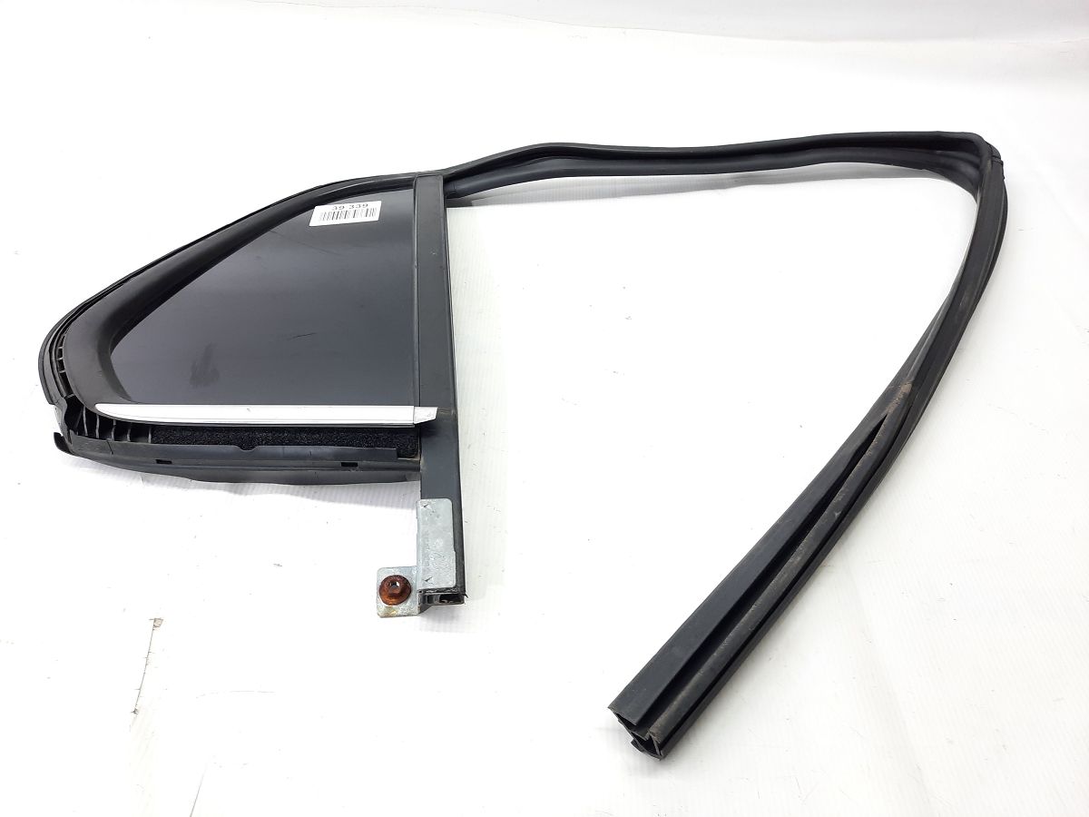 Trax. Направляюча гумка скла (кватирка) двері задньої правої Chevrolet Trax 2015-2021 95375248 Chevrolet Trax