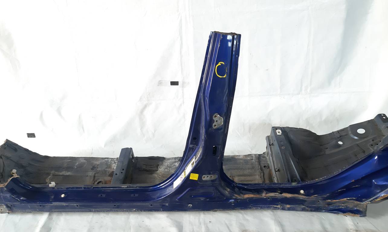 Camry. Поріг (метал) лівий Toyota Camry 2012-2017 6130606907 Toyota Camry