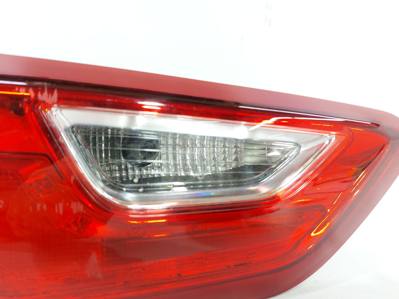 Malibu Фонарь крышки багажника левый Chevrolet Malibu 2016-2021 84130996 Chevrolet Malibu 3