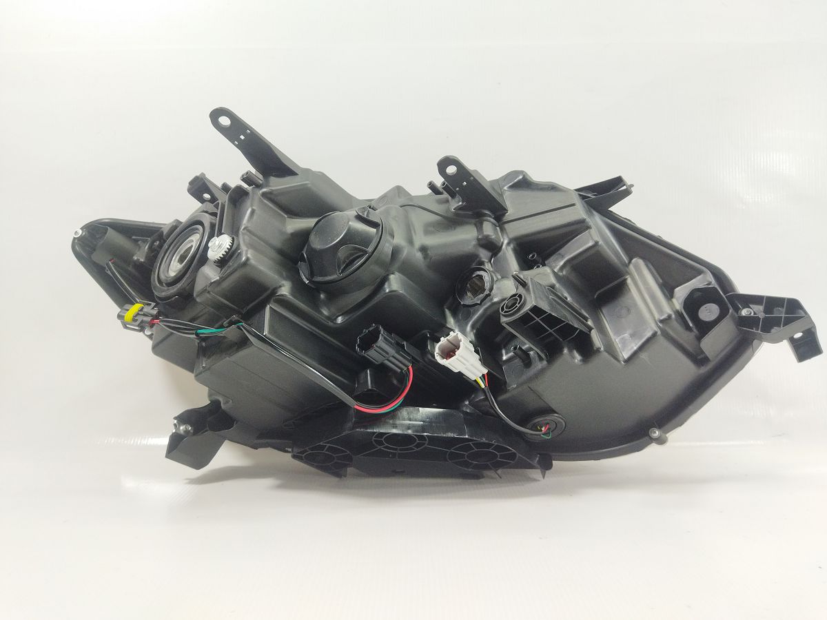 Товары с дефектами Фара передняя левая (потеет) Nissan X-TRAIL 2017-2020 260606FL0A Nissan X-TRAIL 7