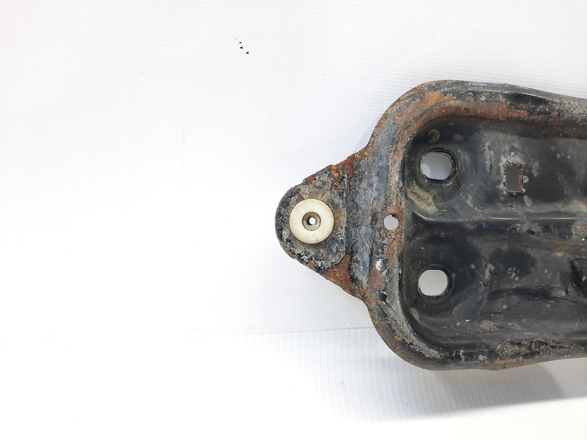 5 series Соединительная траверса туннеля BMW 5 series 2011-2013 51617203076 BMW 5 series 6