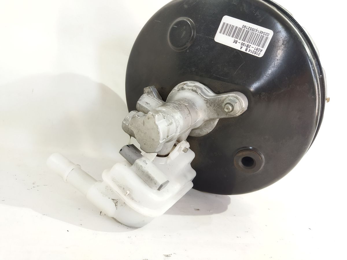 Fiesta Головний гальмівний циліндр Ford Fiesta 2011-2019 AE8Z2005B Ford Fiesta 4