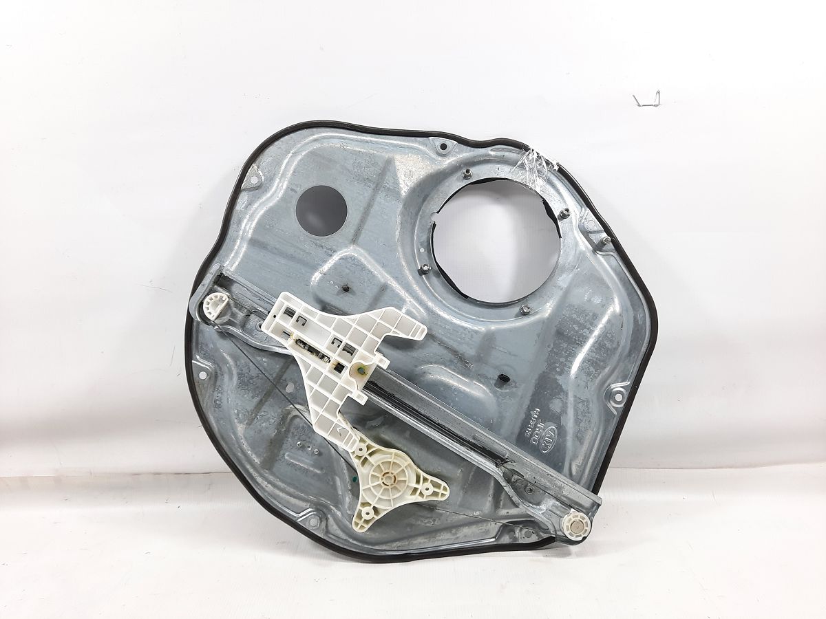 Cadenza. Стеклоподъемник двери задней левой Kia CADENZA 2014-2016 834013R000 Kia CADENZA