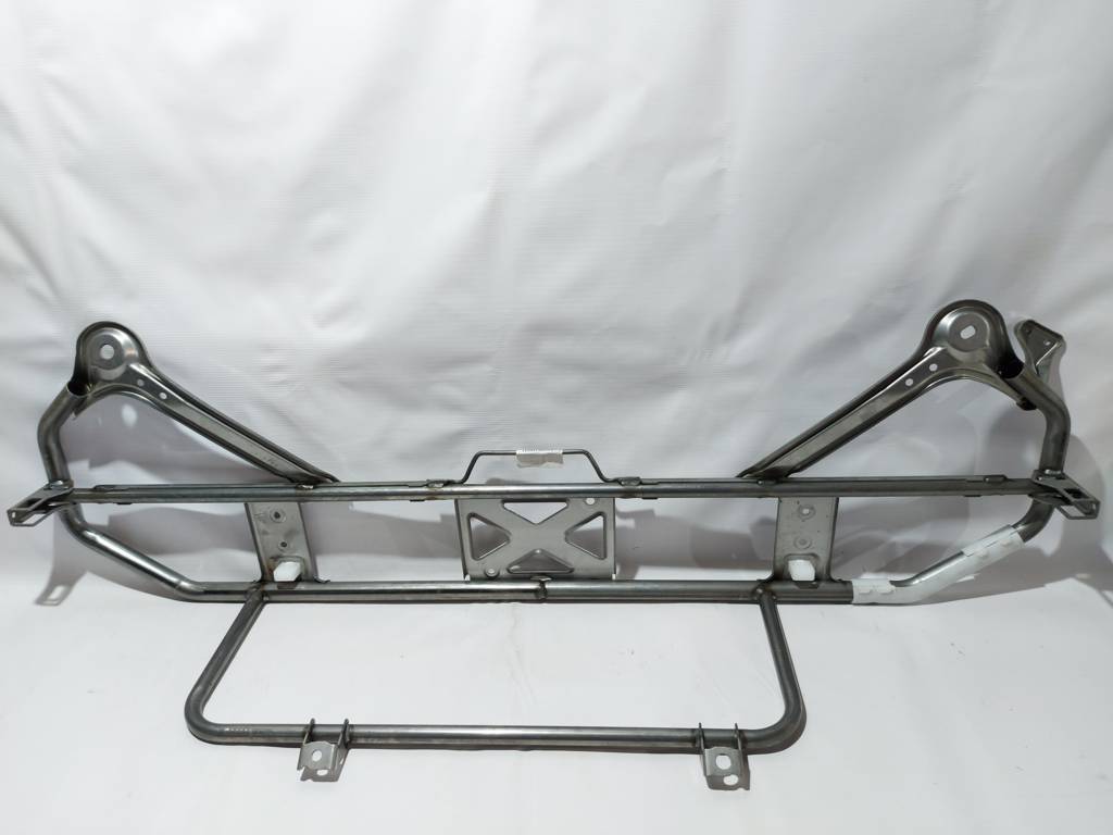 Prius c Кріплення задніх сидінь нижнє Toyota Prius C 2012-2017 7103352020 Toyota Prius C 4