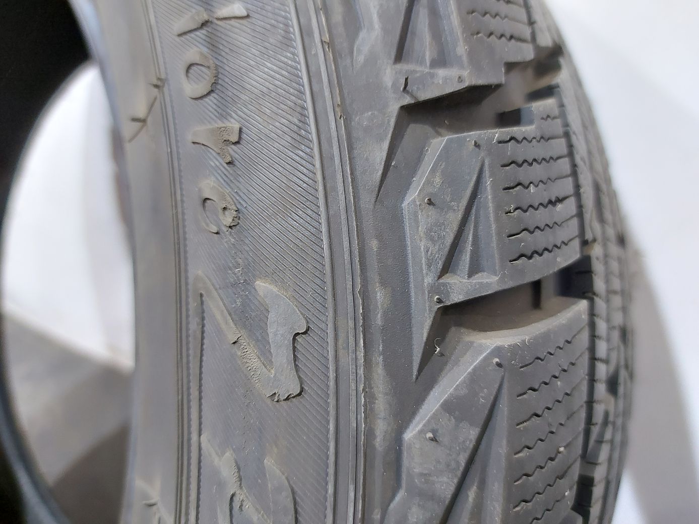  Резина Premiorri Viamaggiore ZPlus 95Hi 215/60R16 13