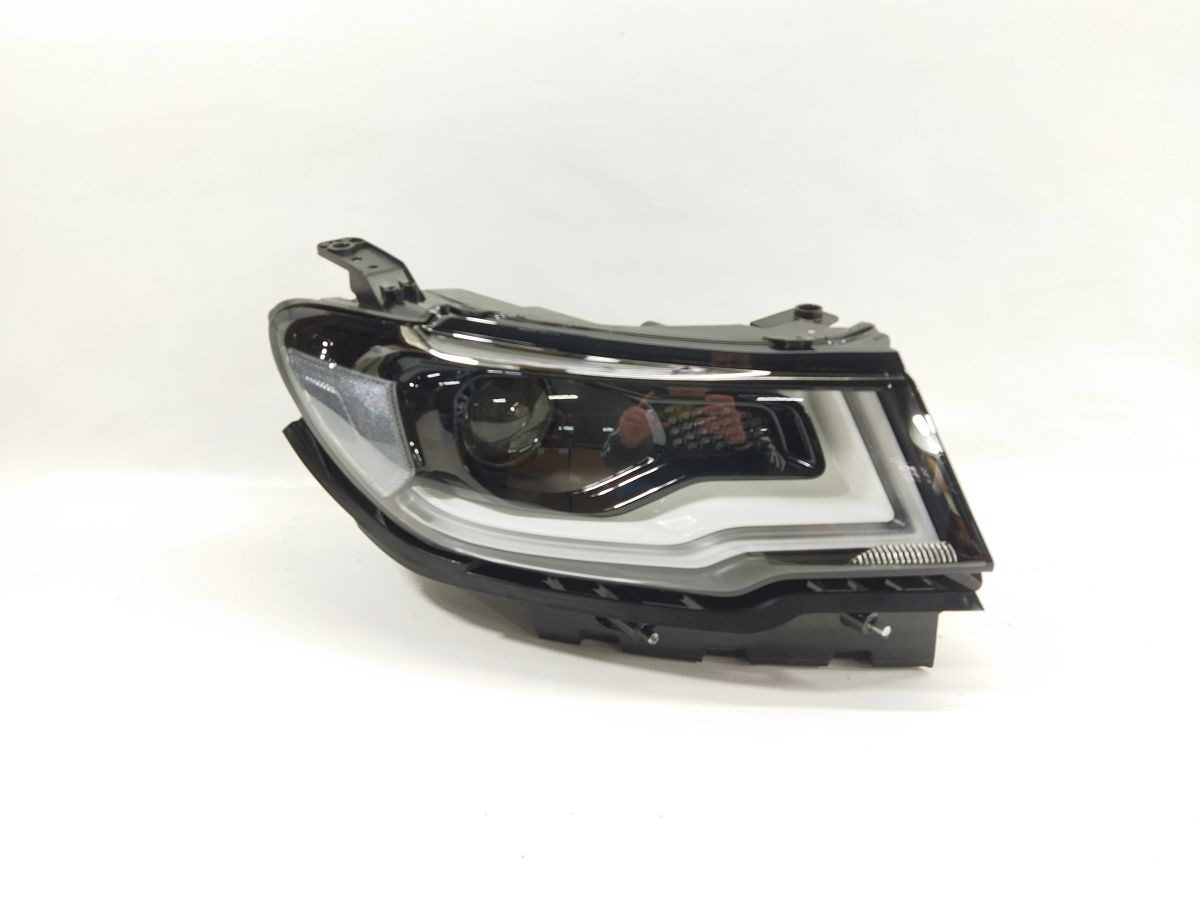 Фари головного світла. Фара передня права (LED) Jeep Compass 2017-2021 55112819AC Jeep Compass